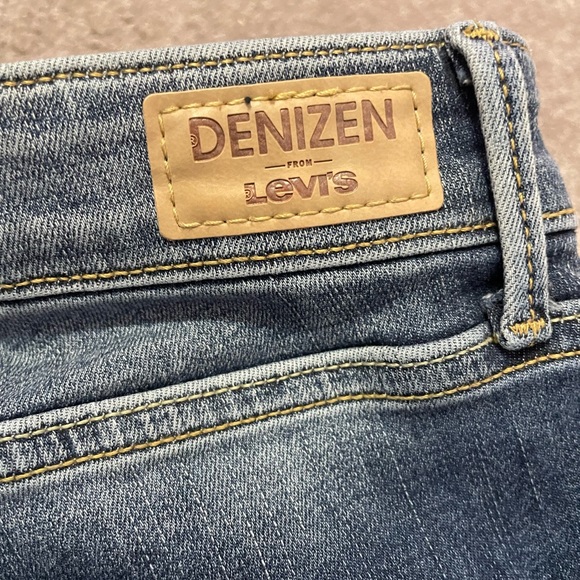 Denizen from Levi’s Women’s High Rise Jean Shorts Size 6-W28 - Picture 7 of 7